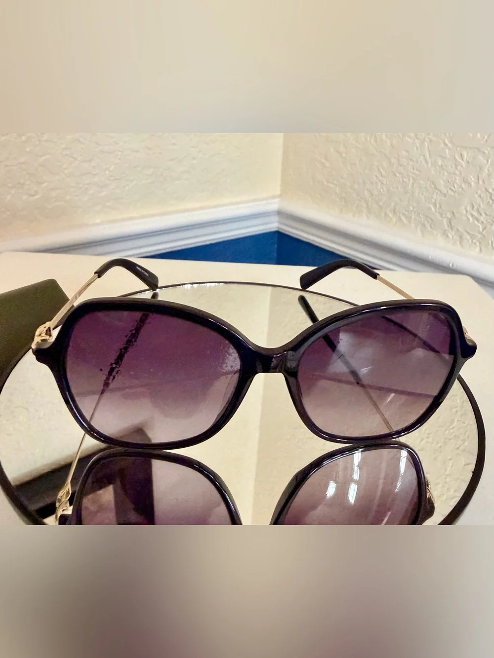 Longchamp LO705S (Color 001) Black Frame Sunglasses Purple Gradient Lenses NIB